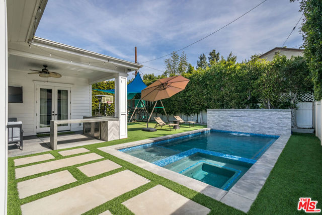 4728 Vesper Avenue, Sherman Oaks CA: https://media.crmls.org/mediaz/8f73c43a-9b68-4315-b4f1-bcd8e15ba46a.jpg