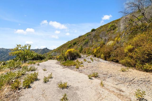 35005 Loma Chiquita Road, Los Gatos CA: https://media.crmls.org/mediaz/8f73cd02-208f-4044-b968-5f2ebad85f02.jpg