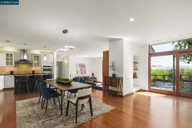 68 Terrace Rd, Walnut Creek CA: https://media.crmls.org/mediaz/8f75949c-84cd-404a-9378-76b3a4613220.jpg