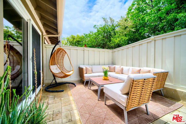 52 Carriage Hill Lane, Laguna Hills CA: https://media.crmls.org/mediaz/8f76f10b-75c6-4dc8-bcf9-c65fd9ffd753.jpg