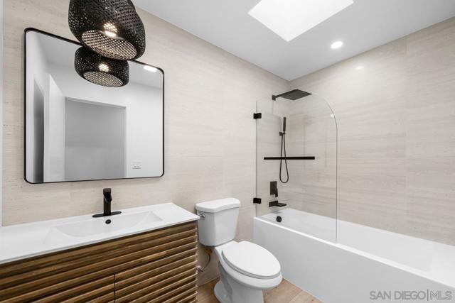 3297 Ashford, San Diego CA: https://media.crmls.org/mediaz/8f778bb3-c88f-4288-8b92-6ef05656e604.jpg