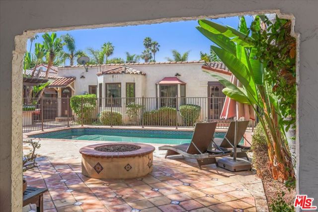 6119 Del Valle Drive, Los Angeles CA: https://media.crmls.org/mediaz/8f77fbbe-0276-47c9-b85b-6f5dd45d919a.jpg