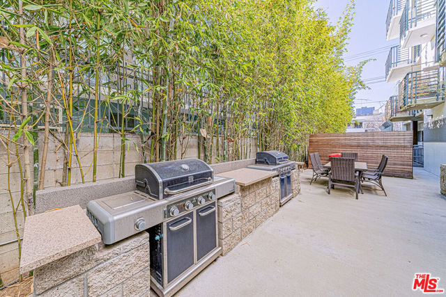 903 S New Hampshire Avenue, Los Angeles CA: https://media.crmls.org/mediaz/8f783be5-e5aa-48d1-9689-227e53946983.jpg