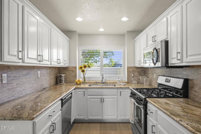 Detail Gallery Image 18 of 38 For 2036 Birchdale Ct, Thousand Oaks,  CA 91362 - 2 Beds | 2 Baths