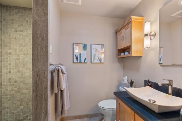 690 Torwood Lane, Los Altos CA: https://media.crmls.org/mediaz/8f78dbce-f7bf-4408-a4f3-44bc5e4826ee.jpg
