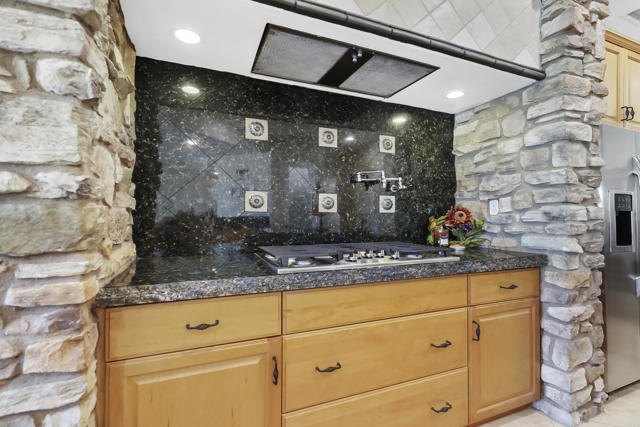 74102 Via Venezia, Palm Desert CA: https://media.crmls.org/mediaz/8f7949f3-e0b5-4c9c-bd6f-6cc0679fdb7a.jpg