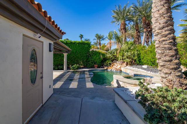 80501 Avenue 48, Indio CA: https://media.crmls.org/mediaz/8f796915-8c66-499d-8ef7-5794ea2d4226.jpg