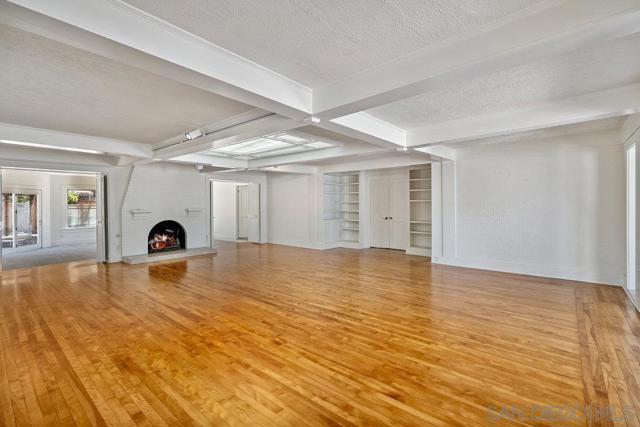 1312 3Rd St, Coronado CA: https://media.crmls.org/mediaz/8f798128-ba02-48ce-9d55-fa35be7b4d5a.jpg