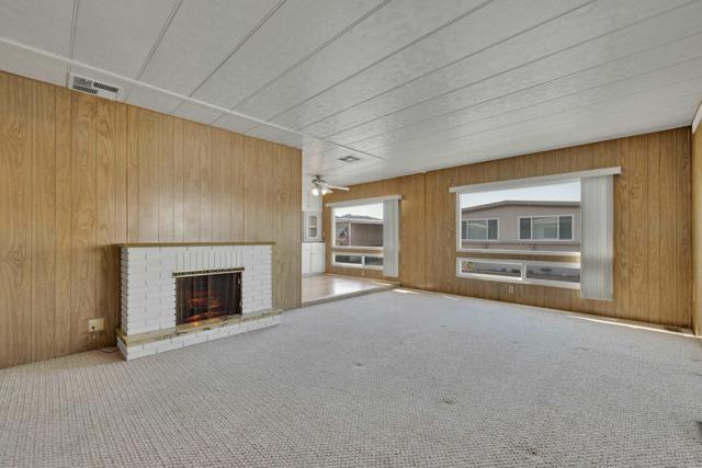 Home for Sale in Lakeside