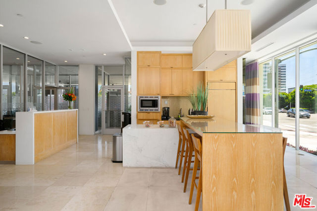 1168 S Barrington Avenue, Los Angeles CA: https://media.crmls.org/mediaz/8f7a5a05-7690-4c83-ac6c-802e8a735c24.jpg