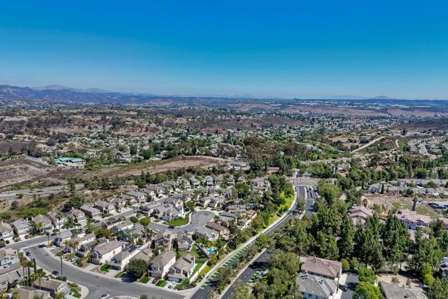 12127 Corte Napoli, San Diego CA: https://media.crmls.org/mediaz/8f7a5a80-6b4f-4376-8202-19025c8f8449.jpg