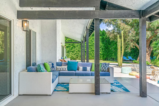 43170 Warner Trail, Palm Desert CA: https://media.crmls.org/mediaz/8f7a6b41-6106-4109-b231-0ec338ab8fa8.jpg