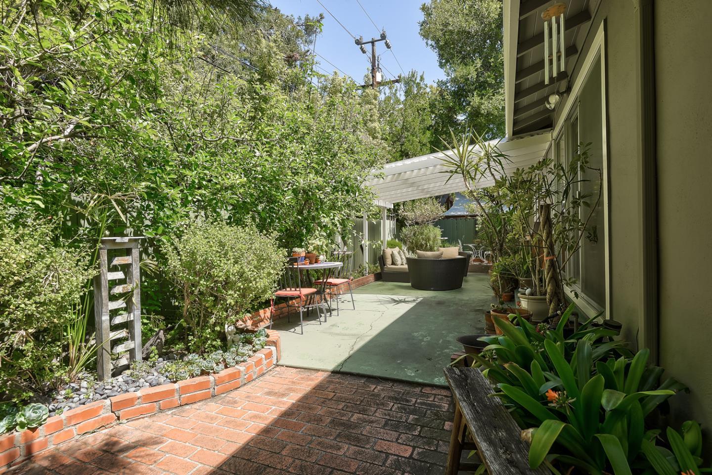 1154 Marcussen Drive, Menlo Park CA: https://media.crmls.org/mediaz/8f7a906e-5ae6-4cb2-b18b-32fa093fd5d6