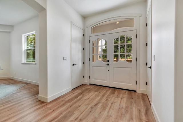 10055 Foothill Avenue, Gilroy CA: https://media.crmls.org/mediaz/8f7adf29-34ae-4a4e-8752-14456d3f1371.jpg