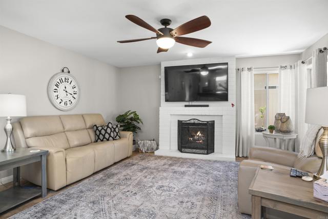 1990 Willowbrook Drive, Oceanside CA: https://media.crmls.org/mediaz/8f7b264d-79f6-4dc8-a609-f9052e3d6b42.jpg