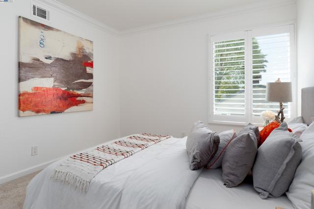 6287 Mountford Dr, San Jose CA: https://media.crmls.org/mediaz/8f7b378d-7ec9-4c0d-8016-154c6803af61.jpg