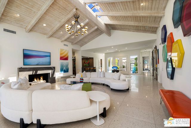 30 Mayfair Drive, Rancho Mirage CA: https://media.crmls.org/mediaz/8f7c0c5b-62e8-4c7e-9a25-3064f20e220a.jpg