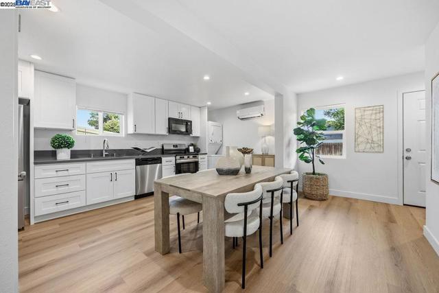 1520 4th st, Richmond CA: https://media.crmls.org/mediaz/8f7c5602-2cf5-4510-8689-344d5211a958.jpg