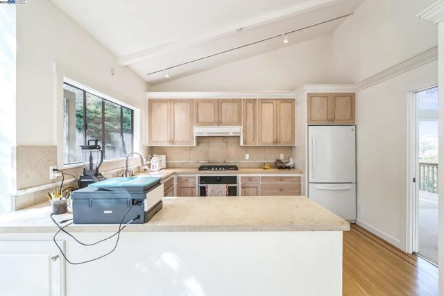 Image 13 of 39 For 15 Encina Pl