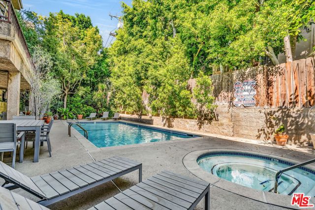 1124 N Kings Road, West Hollywood CA: https://media.crmls.org/mediaz/8f7ce0de-757f-41f6-ae27-251c5b7be937.jpg