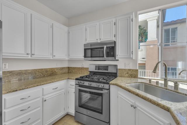 Detail Gallery Image 9 of 35 For 11442 via Rancho San Diego #157,  El Cajon,  CA 92019 - 3 Beds | 2 Baths
