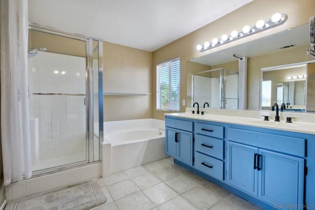 39513 Bonaire Way, Murrieta CA: https://media.crmls.org/mediaz/8f7d18c0-4461-4efc-a745-8645b80a34fa.jpg