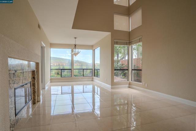 772 Lakemont Pl, San Ramon CA: https://media.crmls.org/mediaz/8f7db0f9-649d-44e0-9c9e-d6353f0ebfa7.jpg