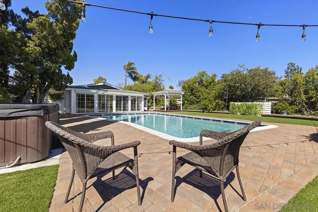 13430 Sagewood Drive, Poway CA: https://media.crmls.org/mediaz/8f7dd069-7f09-4fb9-9702-f133fd082b37.jpg