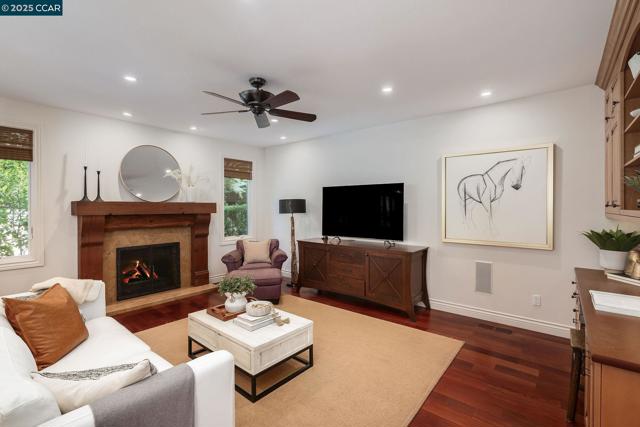 129 Alta Vista Way, Danville CA: https://media.crmls.org/mediaz/8f7ef85d-3286-4946-a7bd-ffda841a2318.jpg