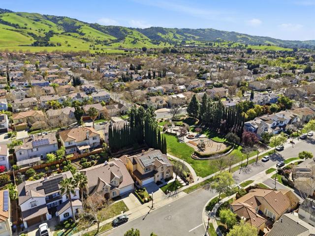 Image 46 of 65 For 3946 Louvre Avenue