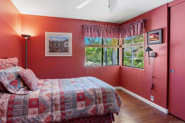 13414 Calle Colina, Poway CA: https://media.crmls.org/mediaz/8f7f450b-2ef5-4025-b372-f84e89302a89.jpg