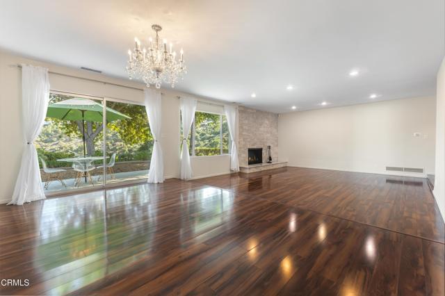 2657 Zorada Drive, Los Angeles CA: https://media.crmls.org/mediaz/8f7fce83-2c52-4d77-a601-7b6054651693.jpg