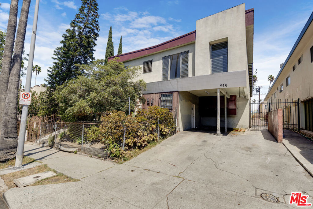 Multifamily at 916 S Normandie Avenue