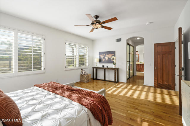657 Via Vista Vista, Newbury Park CA: https://media.crmls.org/mediaz/8f829fc6-9c63-43c7-8b59-0899c07e4f9f.jpg