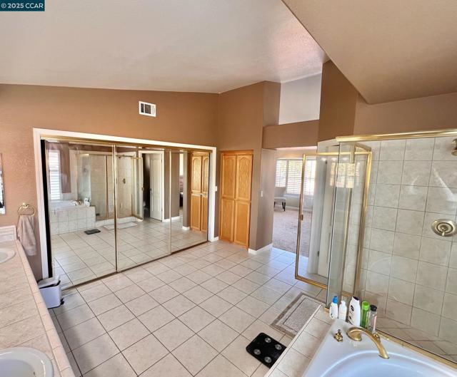 1161 Torrey Pines Place, Clayton CA: https://media.crmls.org/mediaz/8f84ed3a-c327-47a2-85bd-ee7840ed9dc1.jpg