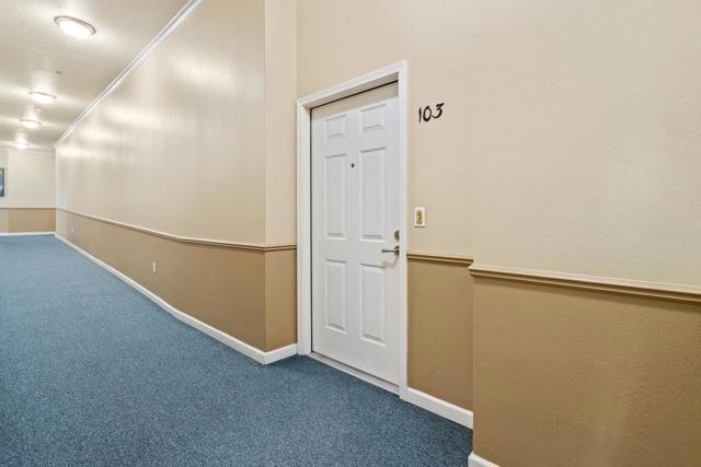 550 El Camino Real, Burlingame CA: https://media.crmls.org/mediaz/8f85232d-d8ee-4a21-935f-7cd475e0295a.jpg
