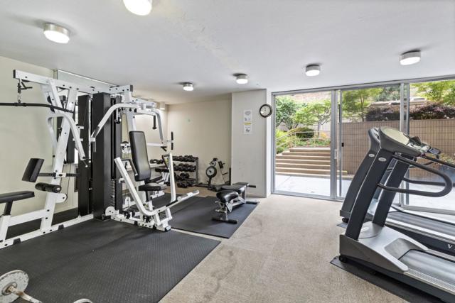 400 Davey Glen Road, Belmont CA: https://media.crmls.org/mediaz/8f85abcc-7deb-427a-851b-a2d1485b4e29.jpg