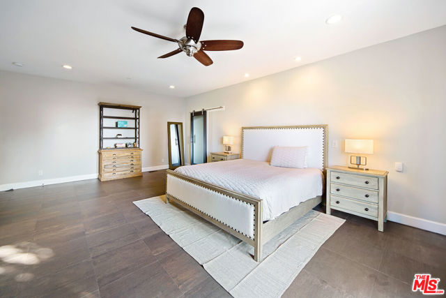 5118 Cerrillos Drive, Woodland Hills CA: https://media.crmls.org/mediaz/8f85ad34-8a30-4b78-8b98-2aba52576b36.jpg