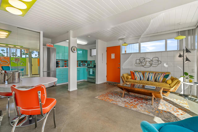 1111 E Palm Canyon Drive, Palm Springs CA: https://media.crmls.org/mediaz/8f864505-b45a-48fc-852a-a826cc121b35.jpg