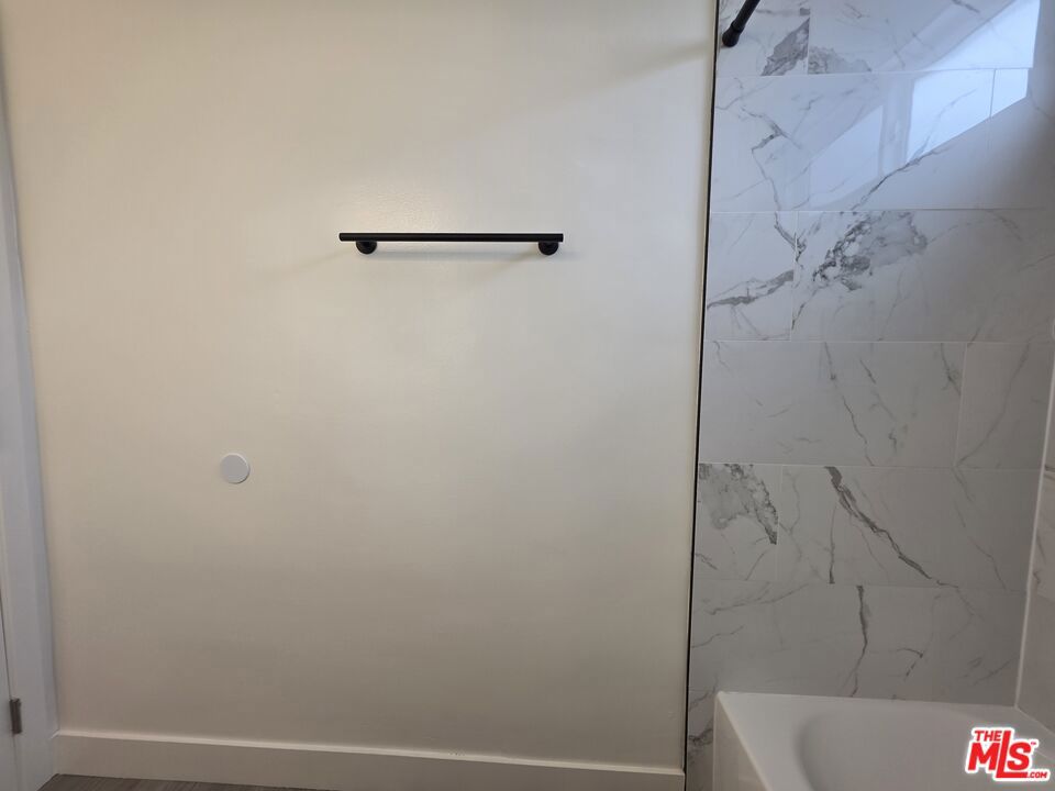 https://media.crmls.org/mediaz/8f8654b5-25ba-4eaa-a4d3-bcb88f6ea0ea.jpg?preset=X-Large