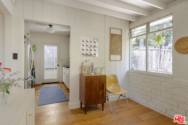 632 Museum Drive, Los Angeles CA: https://media.crmls.org/mediaz/8f868754-8bdf-4689-84cb-bb075855a434.jpg