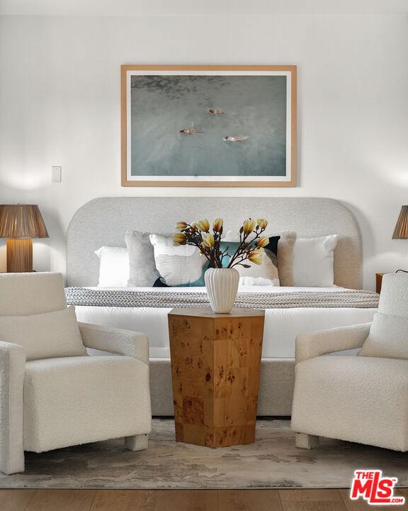 2603 Crestmoore Place, Los Angeles CA: https://media.crmls.org/mediaz/8f86c279-1be5-4533-9d39-a68e18970115.jpg