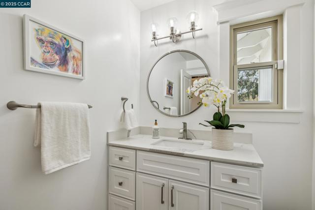 1019 Silverhill Drive, Lafayette CA: https://media.crmls.org/mediaz/8f8706da-978c-45f4-9643-b01078a3f45a.jpg