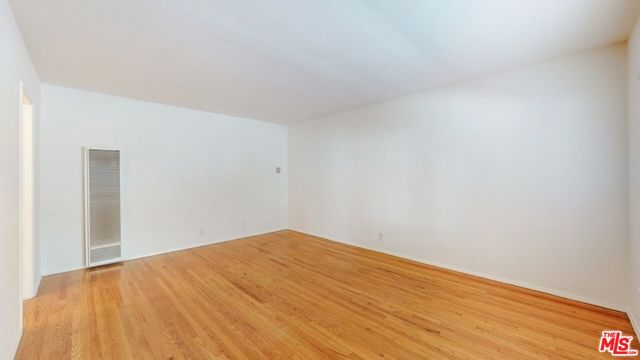11284 Montana Avenue, Los Angeles CA: https://media.crmls.org/mediaz/8f8753d0-32c7-4dd9-a37c-ae9e67cf266d.jpg