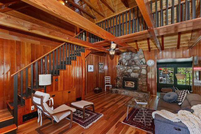 300 E Aeroplane Boulevard, Big Bear CA: https://media.crmls.org/mediaz/8f87e21a-c4a2-4ec0-b306-ca65611c04b0.jpg