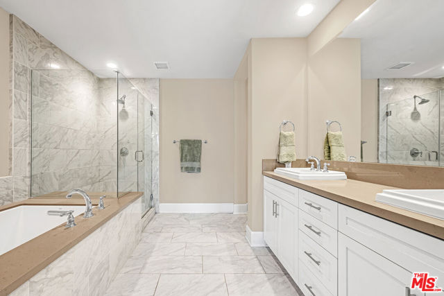 23500 Park Sorrento, Calabasas CA: https://media.crmls.org/mediaz/8f885141-27b4-43cd-94c4-1918cb475ef4.jpg