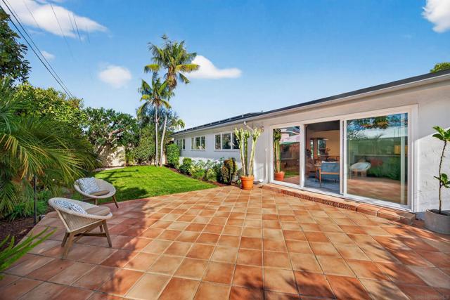 660 Cabrillo Ave, Coronado CA: https://media.crmls.org/mediaz/8f88568e-0f51-49d3-bc48-c0909c407fc3.jpg