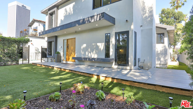 842 S Ogden Drive, Los Angeles CA: https://media.crmls.org/mediaz/8f886688-3b2b-449d-b08f-292f85084455.jpg