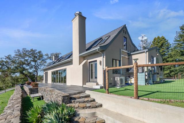 15220 Upper Ellen Road, Los Gatos CA: https://media.crmls.org/mediaz/8f88978e-fe3a-4c31-bd72-1a649adec868.jpg