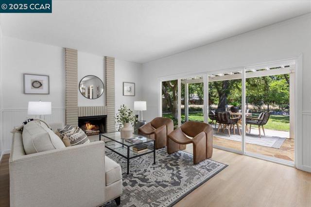 115 Saint Jean Ct, Danville CA: https://media.crmls.org/mediaz/8f8905fe-3738-4028-8595-5b1764f74999.jpg